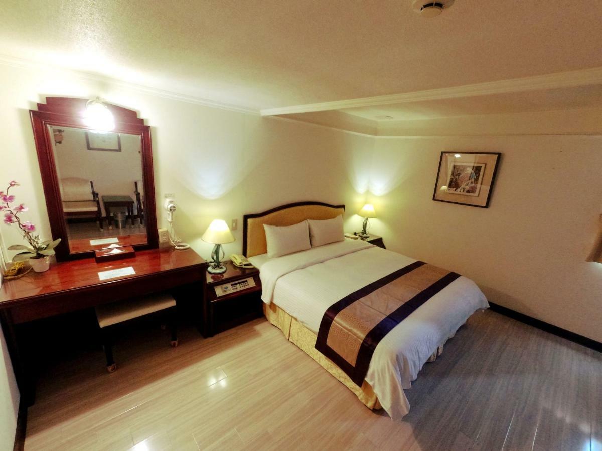 Athens Hotel Đài Trung Ngoại thất bức ảnh