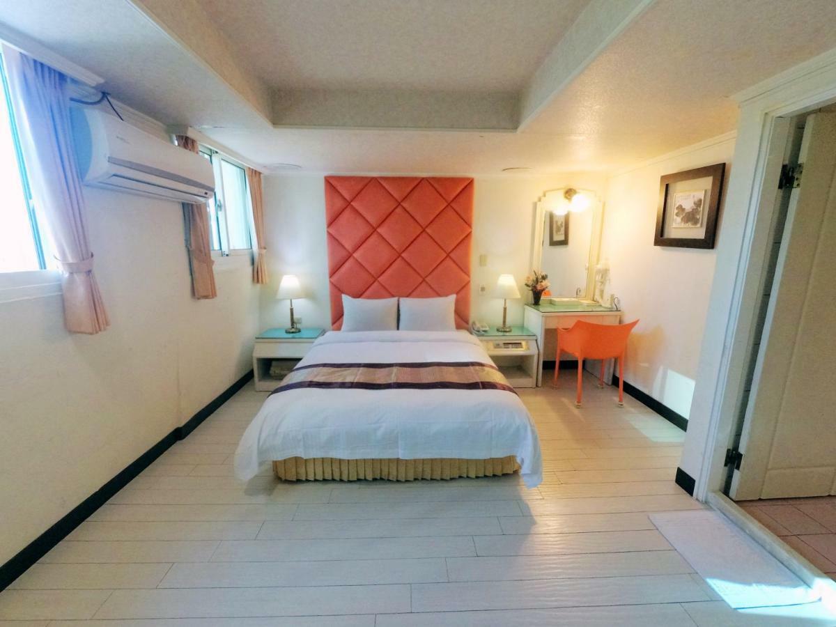 Athens Hotel Đài Trung Ngoại thất bức ảnh