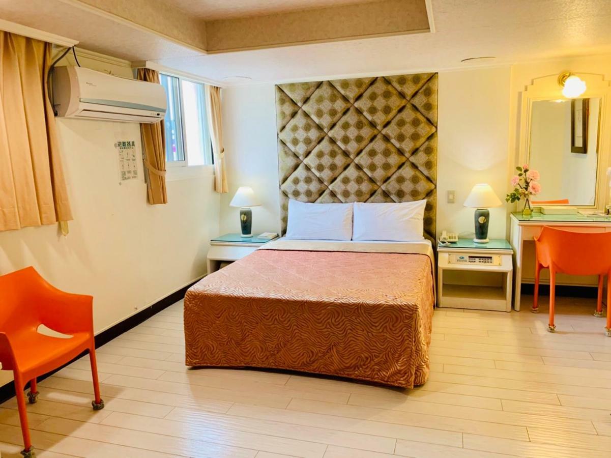 Athens Hotel Đài Trung Ngoại thất bức ảnh