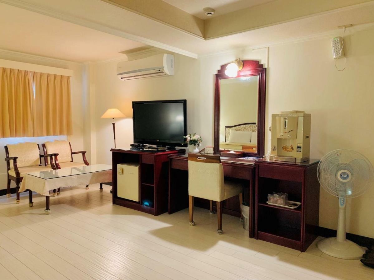 Athens Hotel Đài Trung Ngoại thất bức ảnh