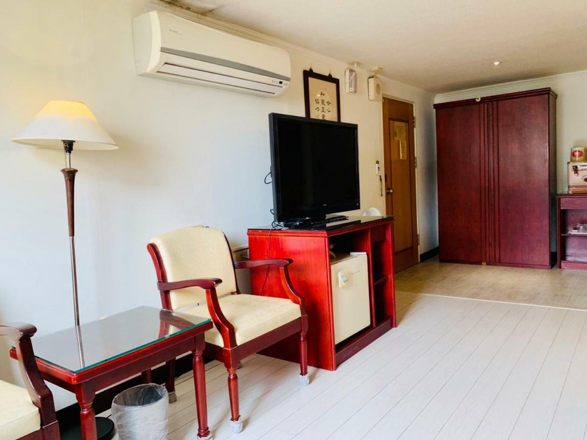 Athens Hotel Đài Trung Ngoại thất bức ảnh